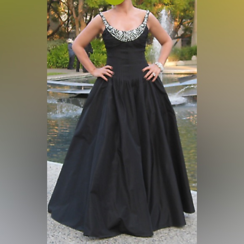 NWT Teri Jon 100% silk gown - Picture 1 of 11